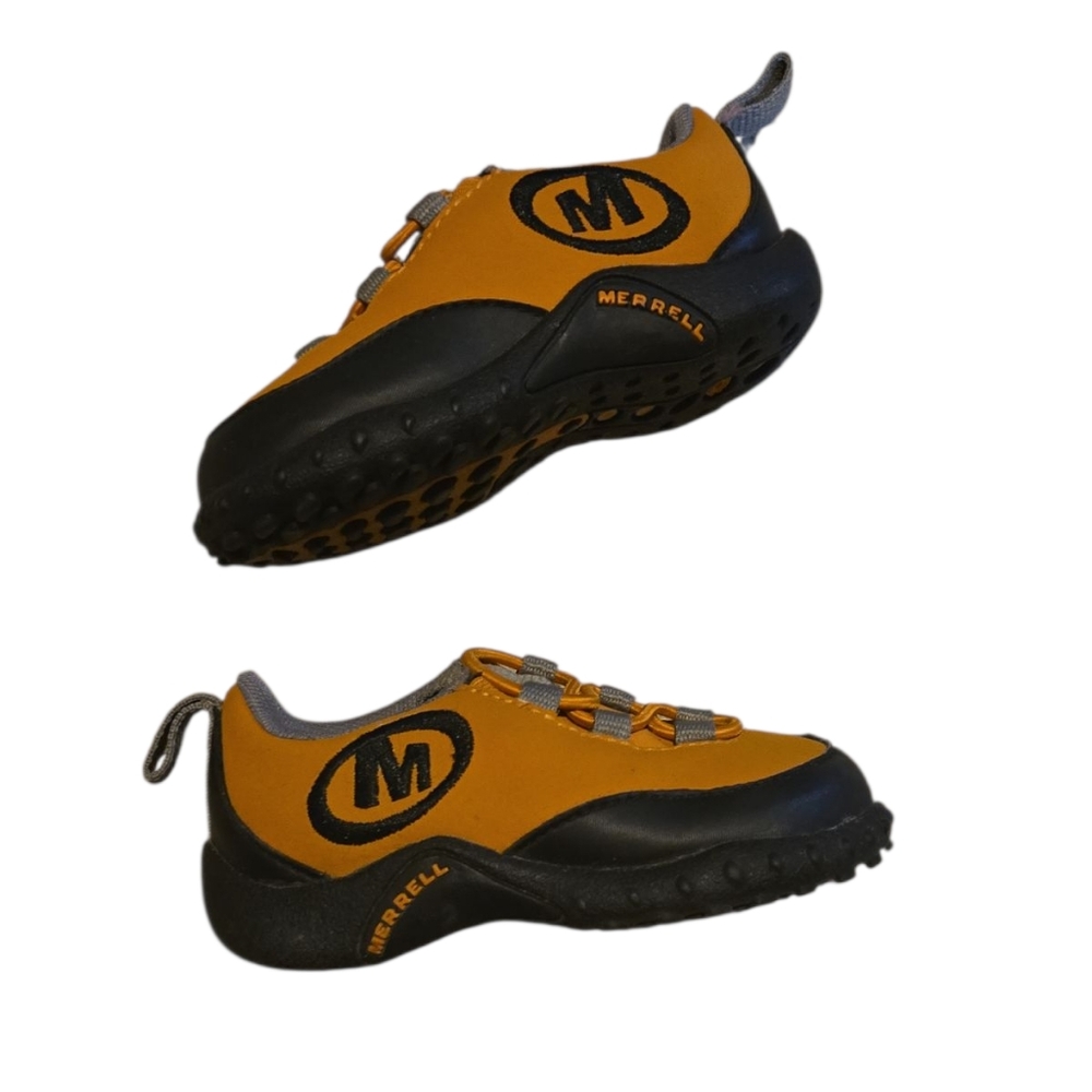 NWOT, Merrell Little Boy Size 5, Athletic Shoes in Orange and Black